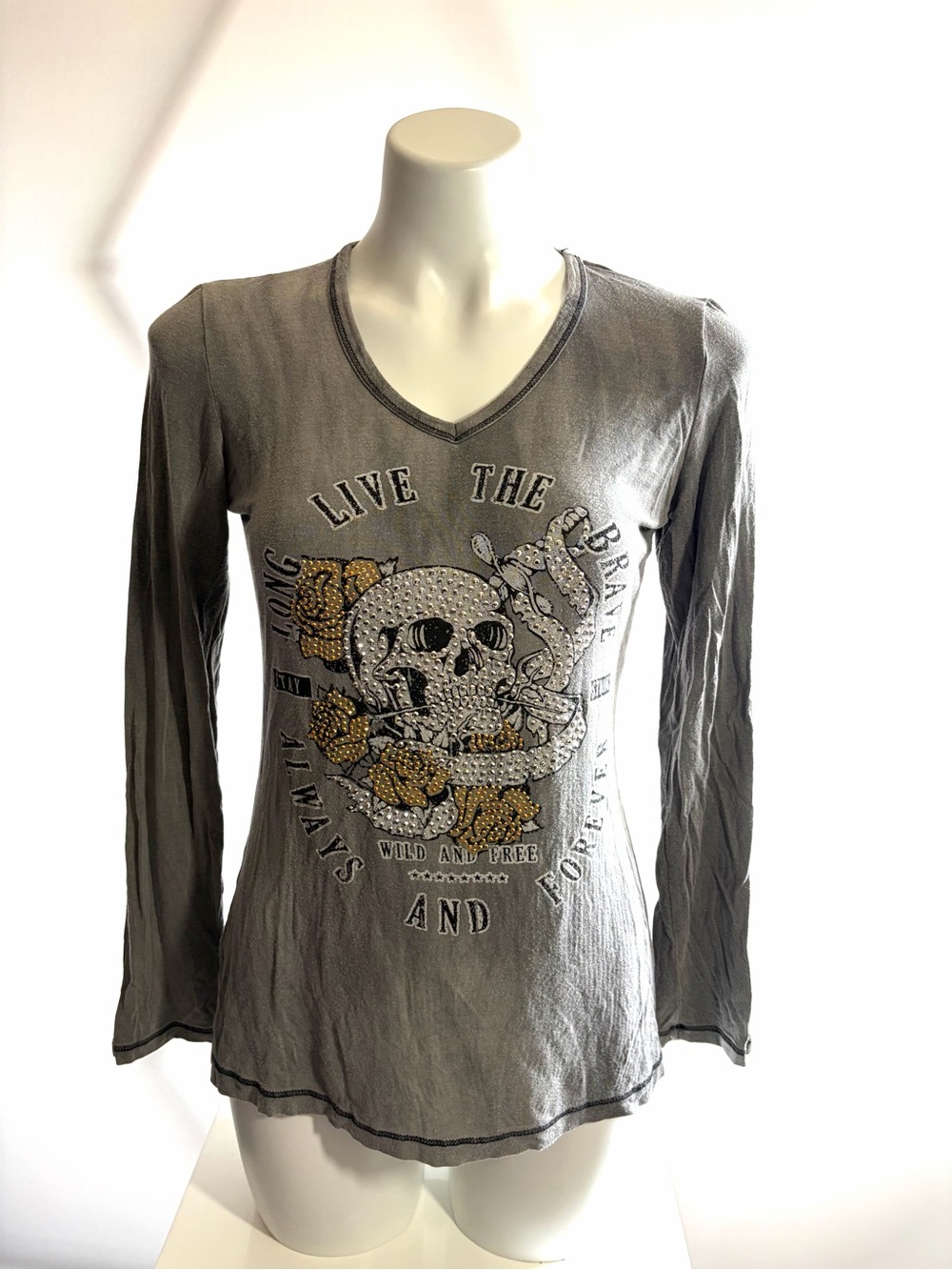 Women's Grey V-Neck Skull Graphic Long-Sleeve Top